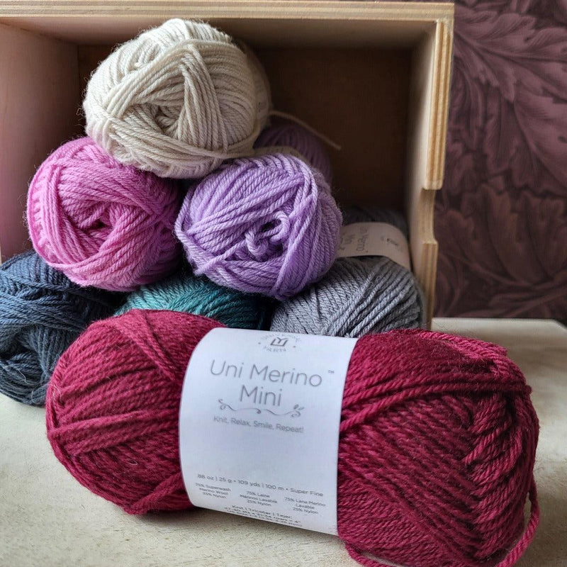 Uni Merino Mini Skeins - 25g - UNIVERSAL - Les Laines Biscotte Yarns