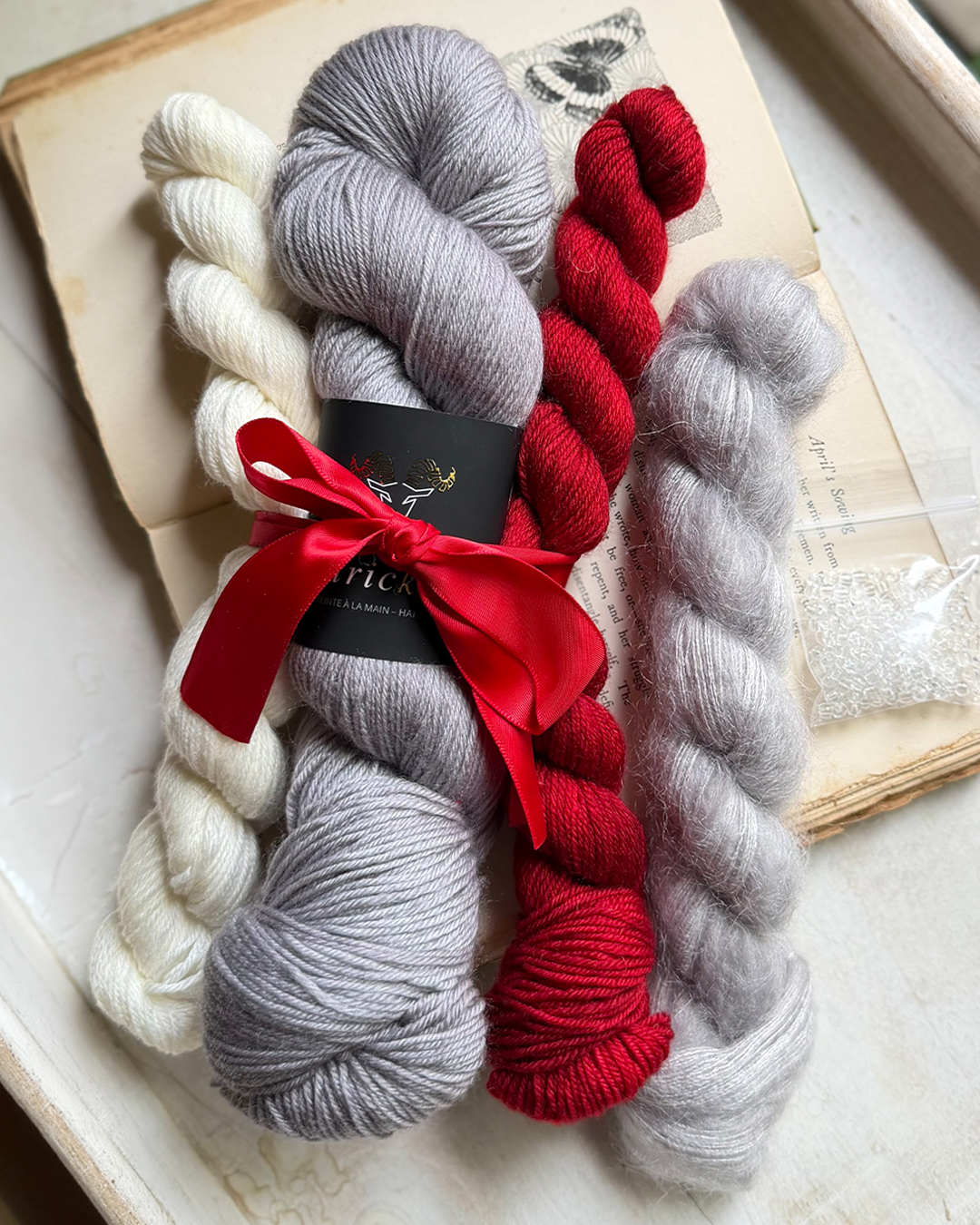 La Belle Canadienne Socks - Knitting kit