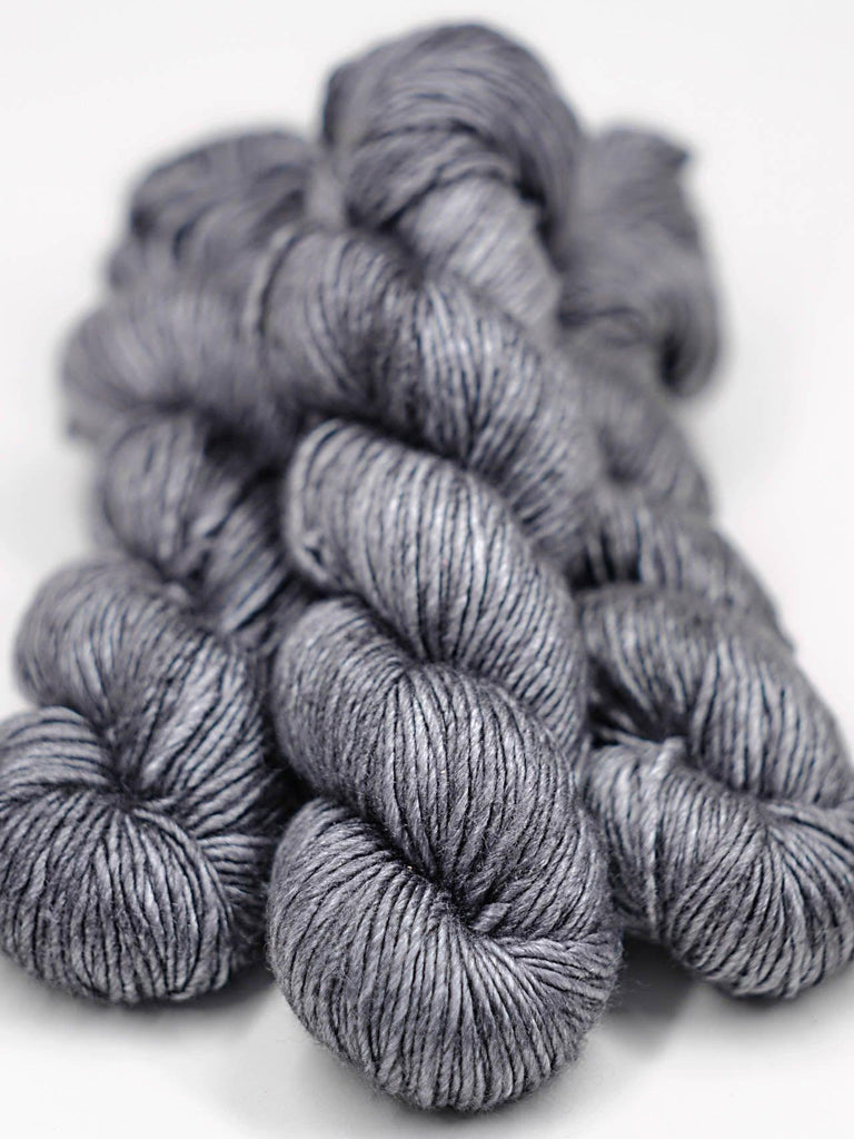 Merino & silk hand-dyed yarn ALBUS BOUCLIER