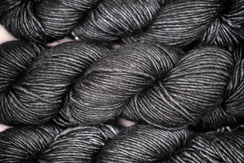 Merino & silk hand-dyed yarn ALBUS CHARBON