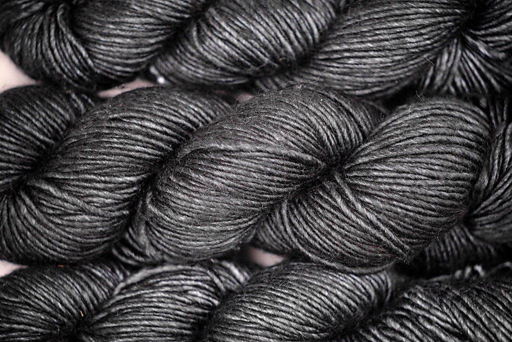 Merino & silk hand-dyed yarn ALBUS CHARBON