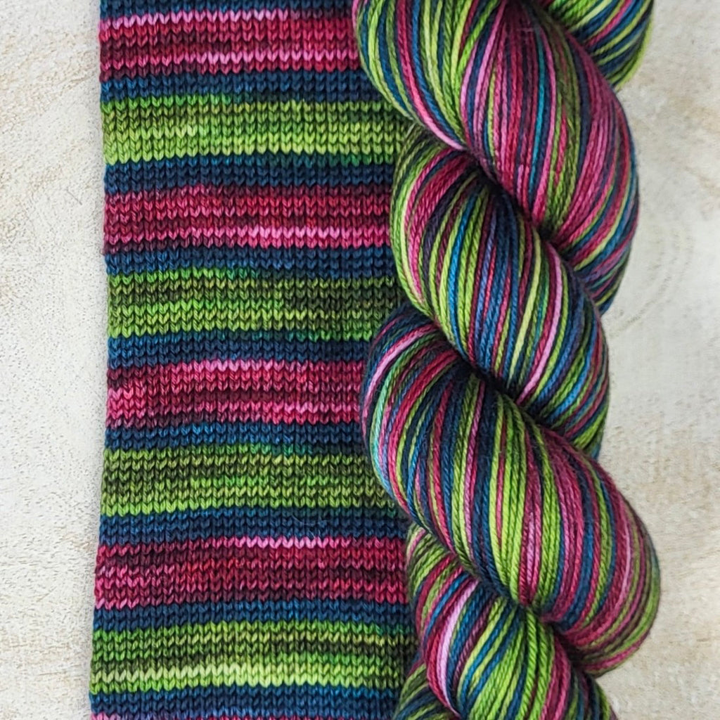 Self-Striping Sock Yarn - BIS-SOCK BETELJEUSE