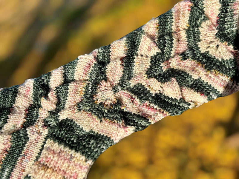 Big Bold Foliage | Knitting pattern with or without yarns