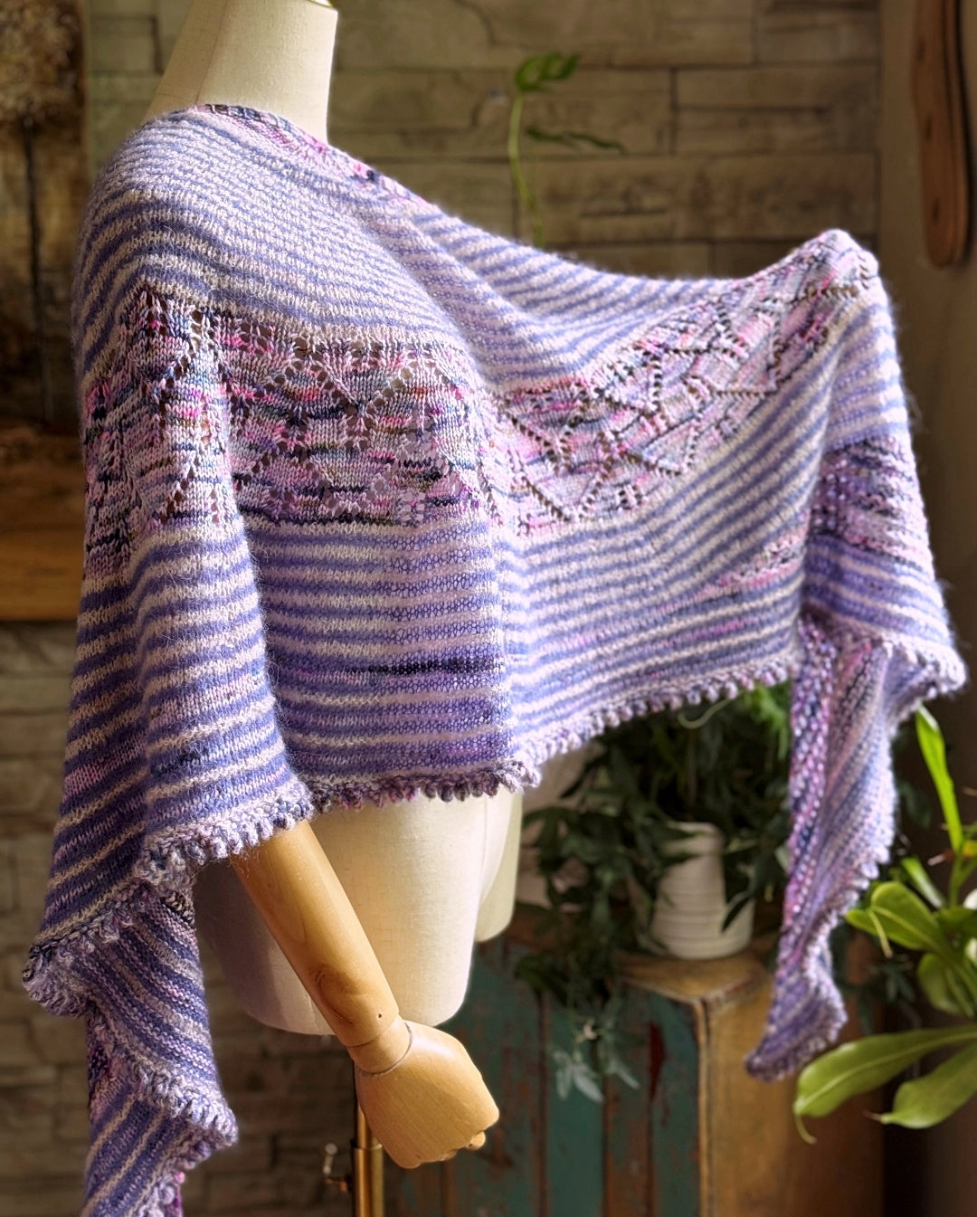 Folie Bergère Shawl | Knitting pattern with Optional Kit