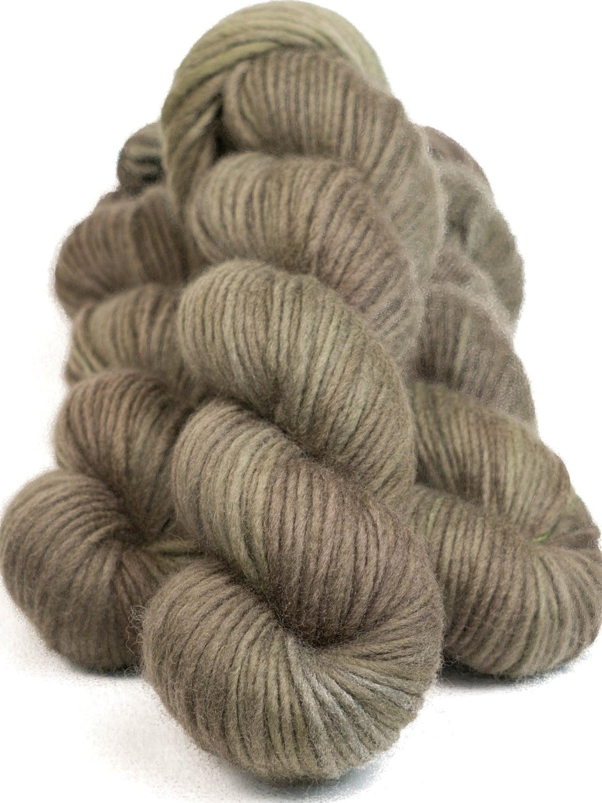 Hand-dyed HIGHLAND TRAVIATA yarn