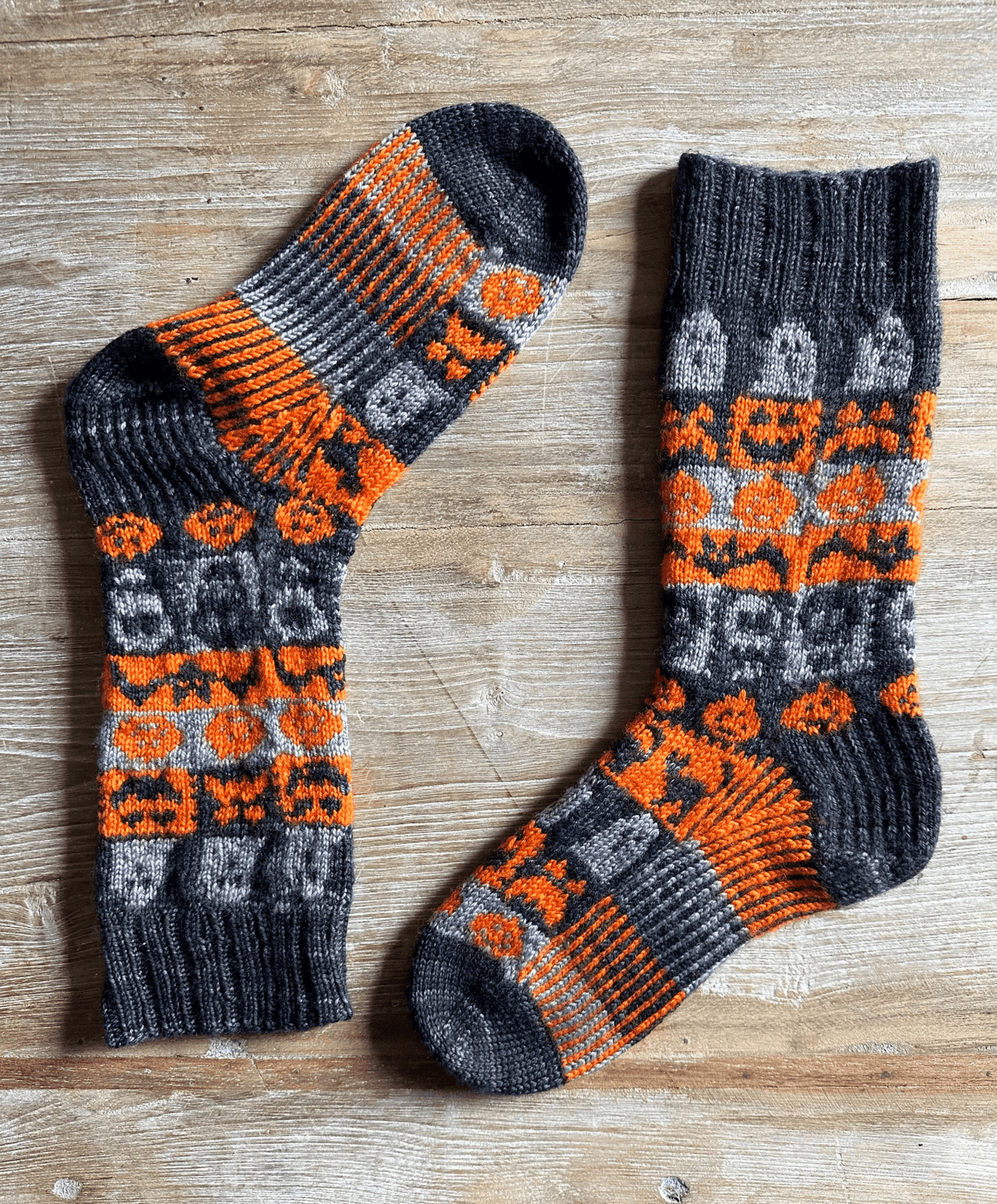 Halloween Socks Free Knitting Pattern