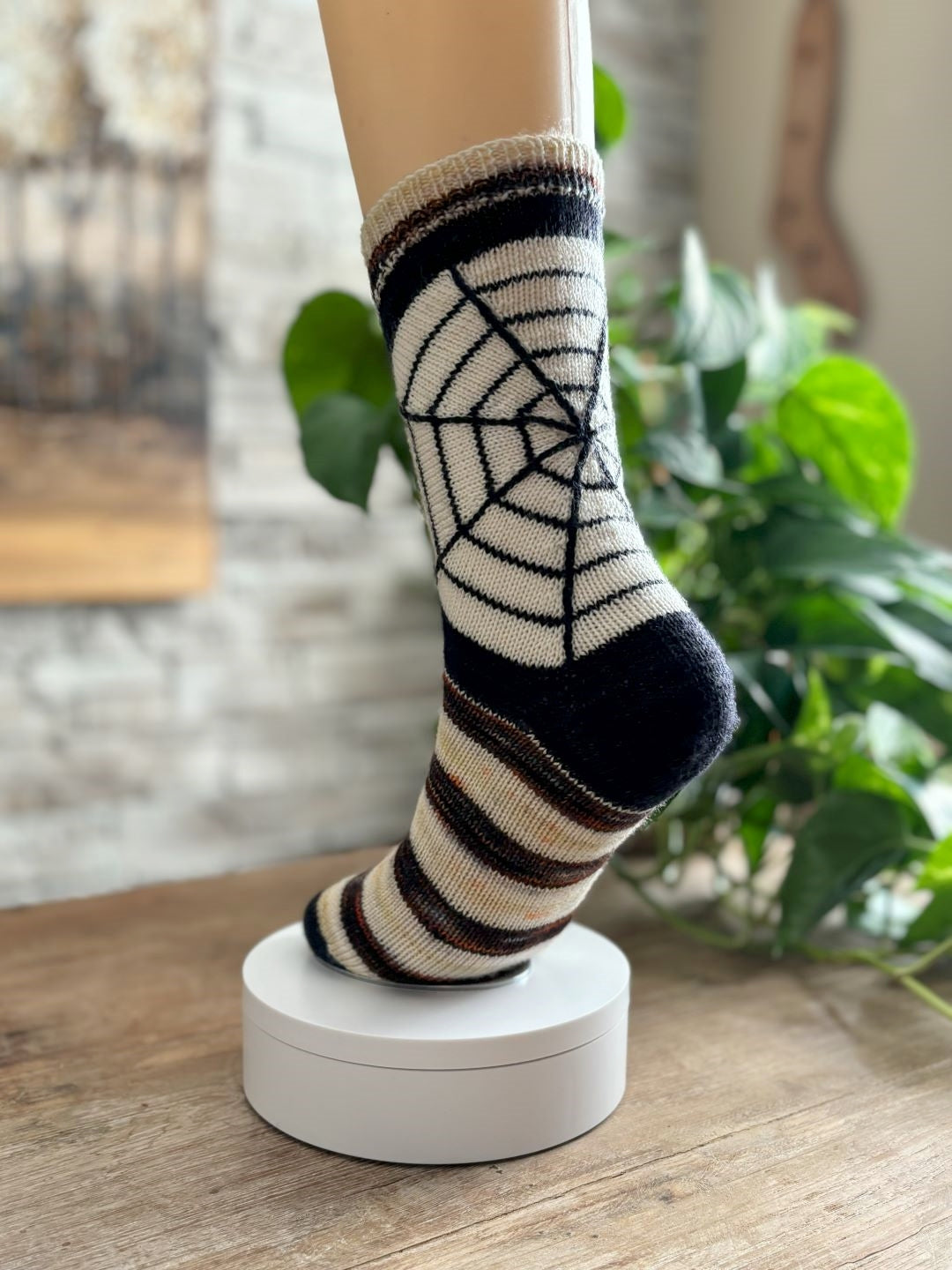 HalloWeb Socks - Knitting pattern & Knitting kits