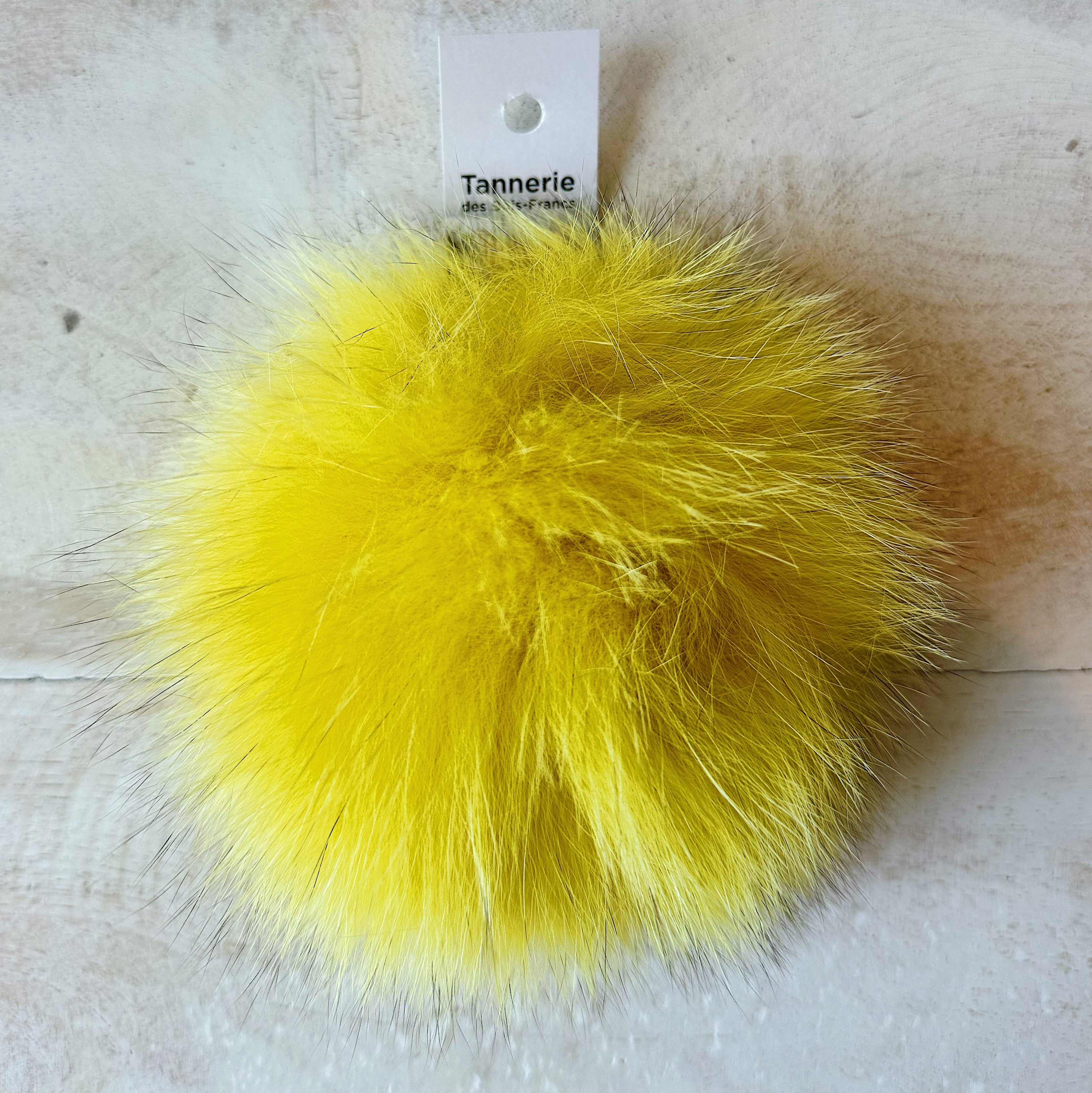 Pom pom by Tannerie des Bois-Francs – Les Laines Biscotte Yarns