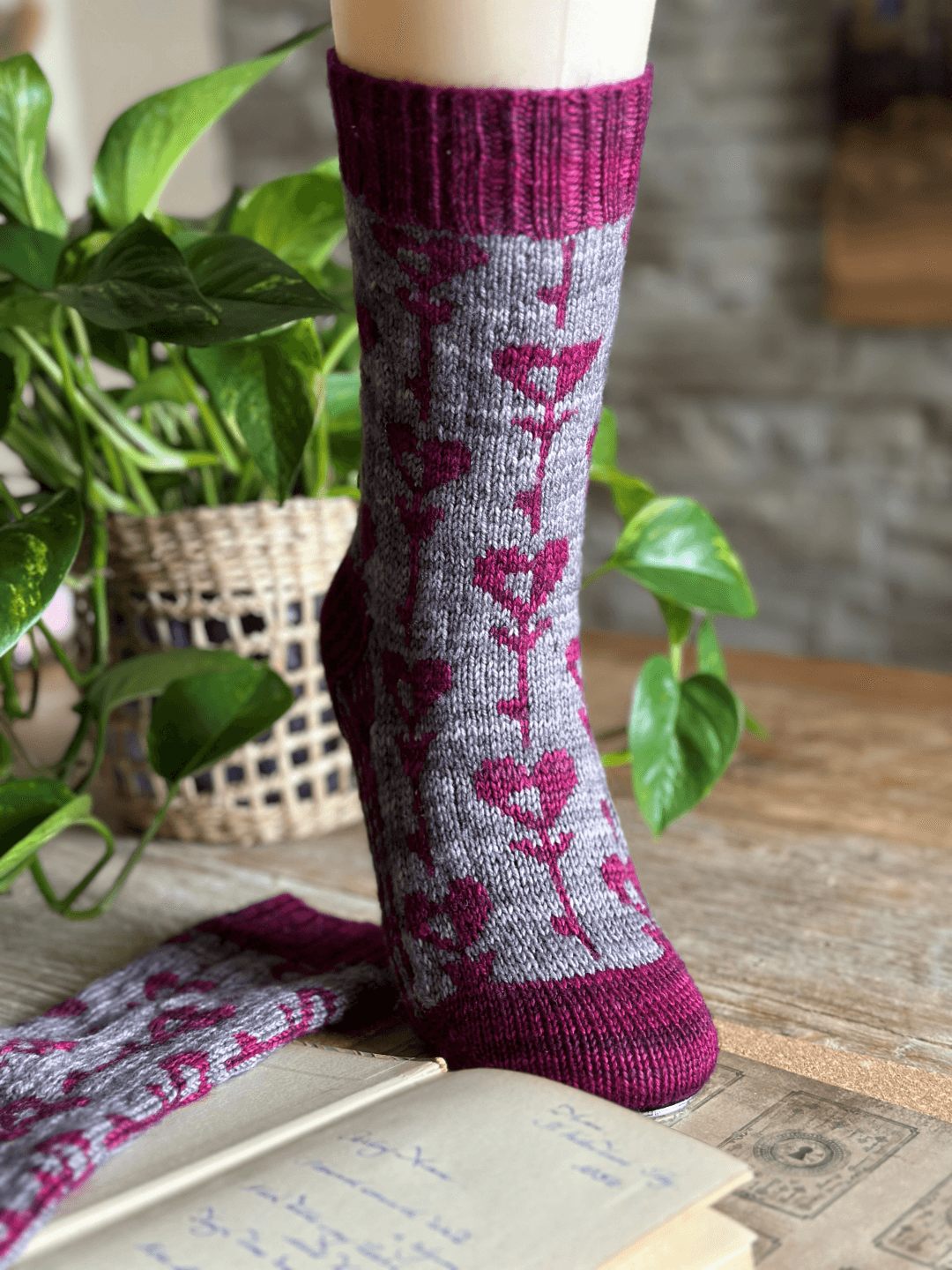 Key to my Heart Socks | Knitting kit - Les Laines Biscotte Yarns