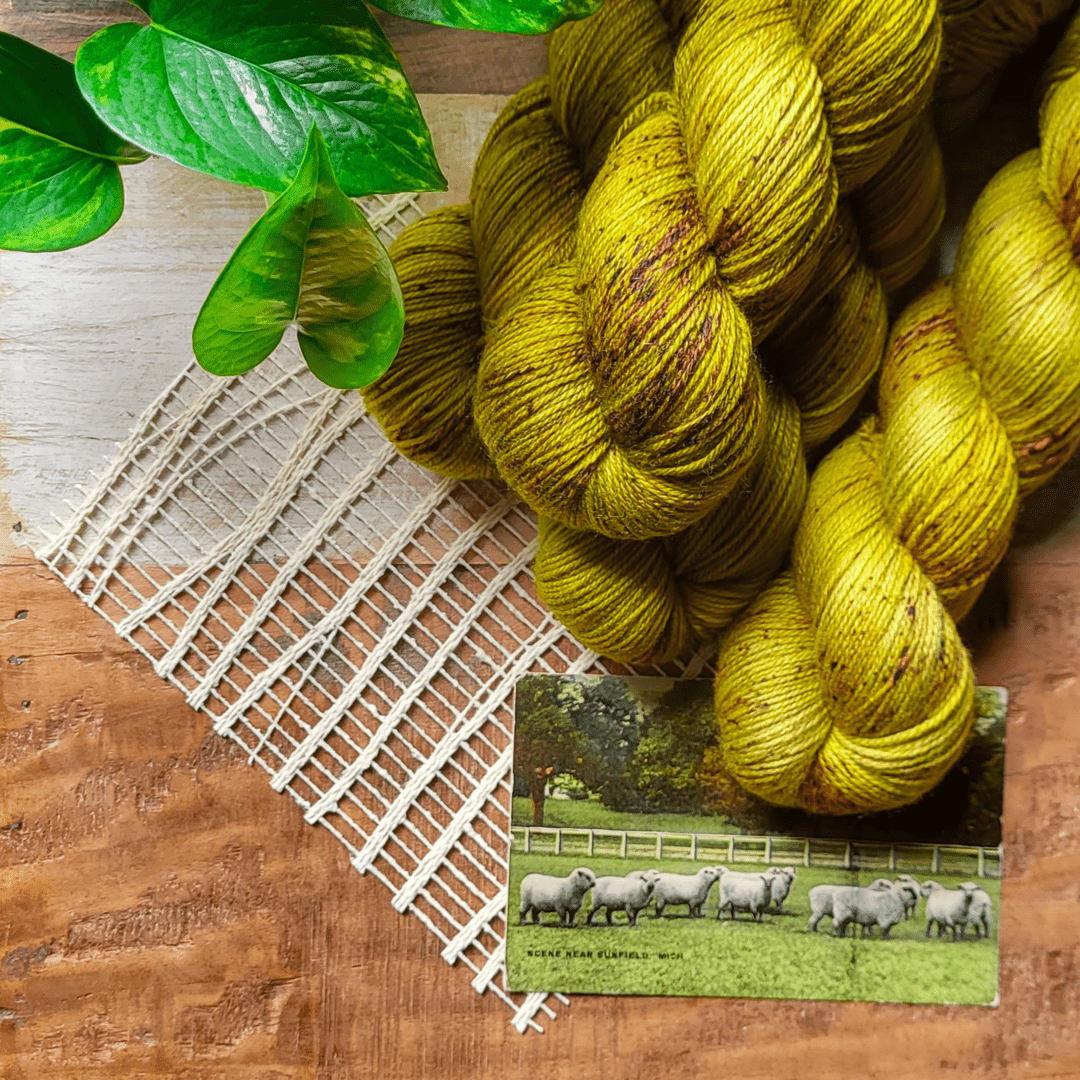 Diagonal Cable Stole | Knitting kit - Les Laines Biscotte Yarns