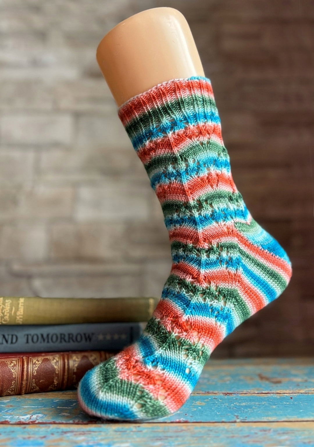 Perce-Neige Socks | Knitting pattern and Optional kit