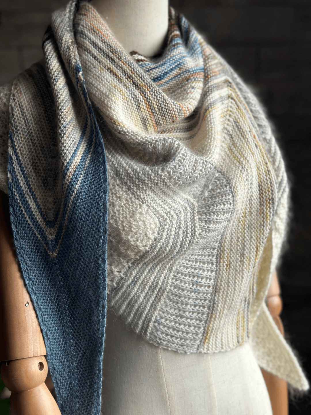 Poussière de Fée Shawl | Knitting pattern - Les Laines Biscotte Yarns