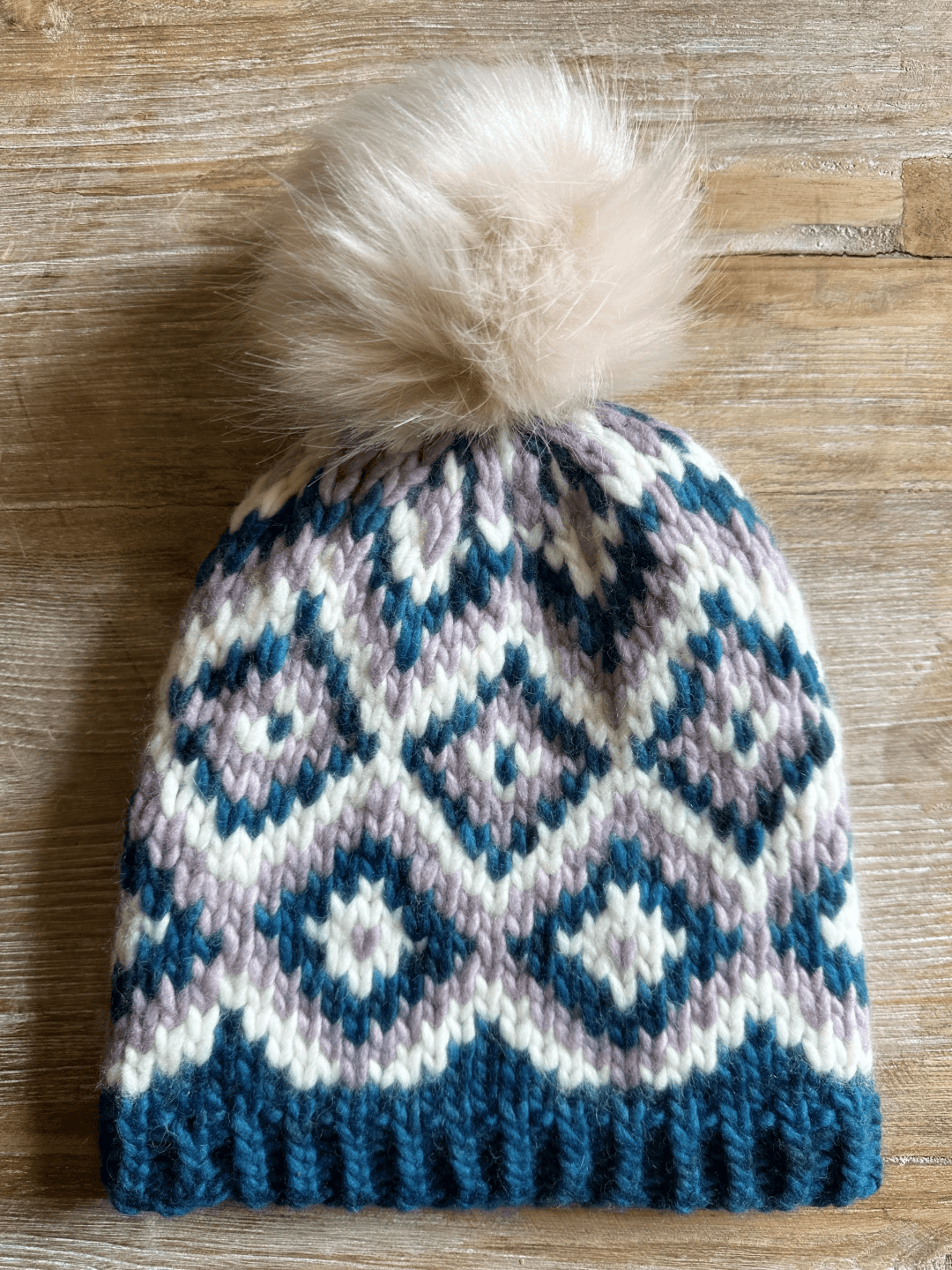 Trois Fois Passera Hat | knitting pattern and knitting kits - Les Laines Biscotte Yarns