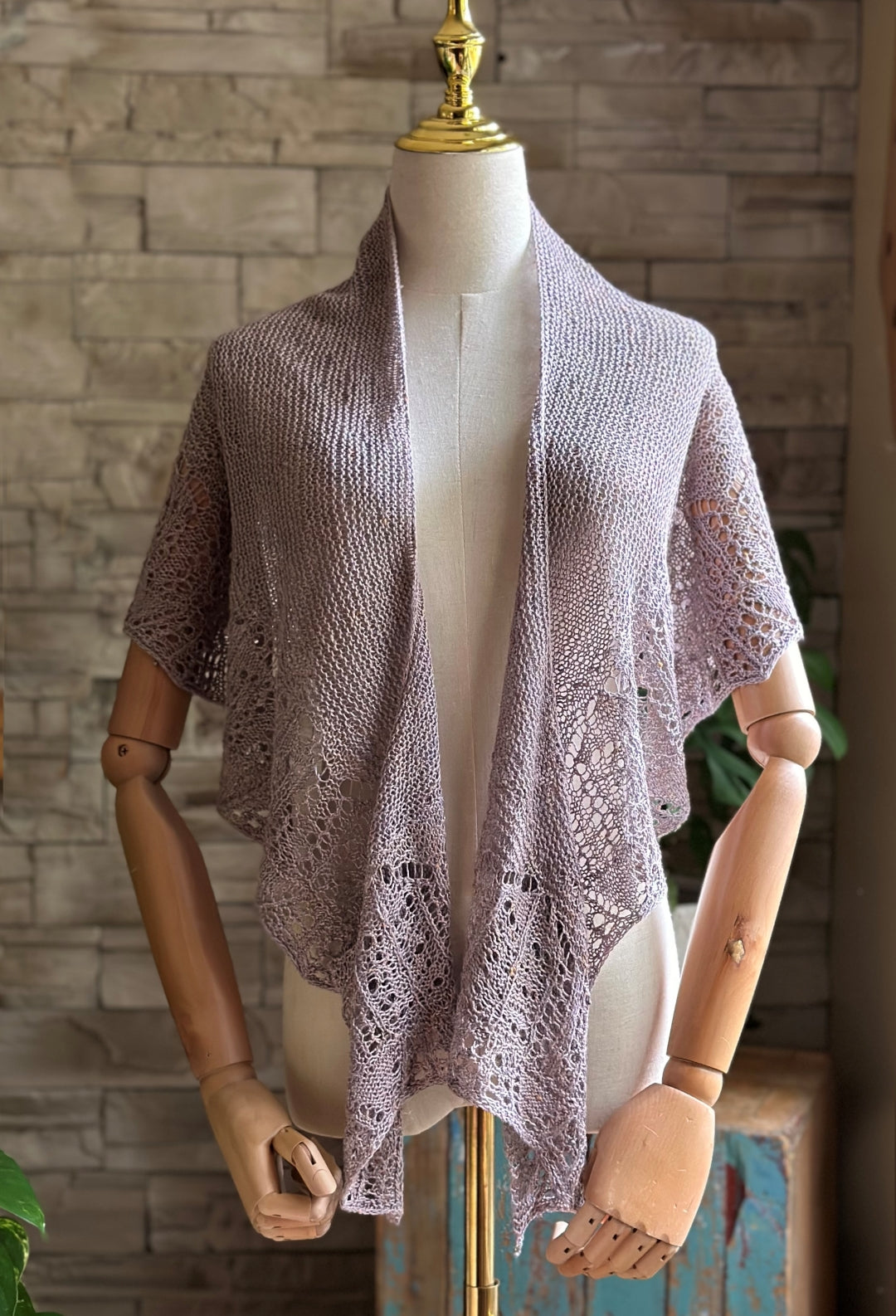 Vane Shawl | Free Pattern & Yarns Options