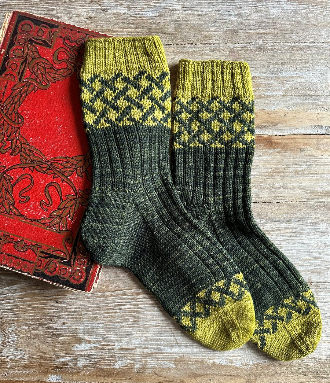 Nature socks | Knitting pattern & kits