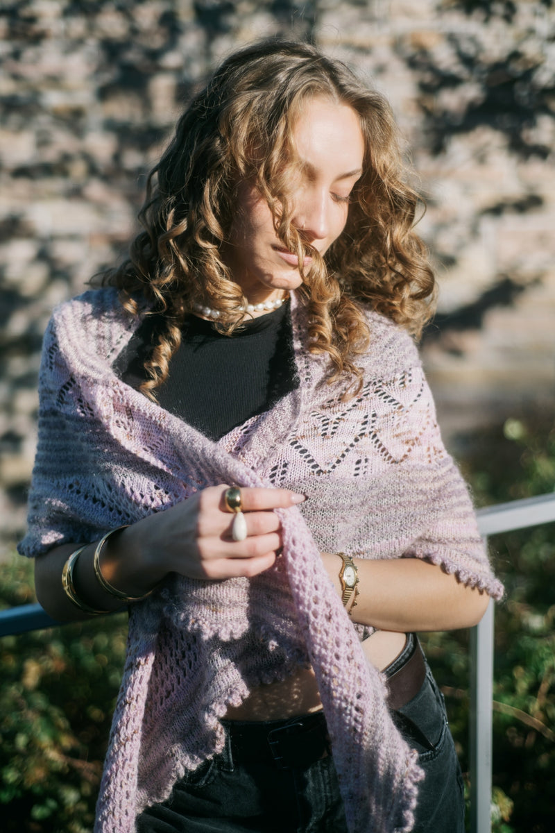 Folie Bergère Shawl | Knitting pattern with Optional Kit