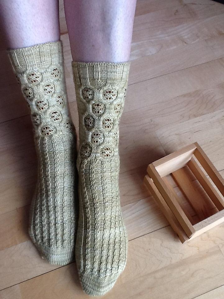 Sock pattern Miel - Les Laines Biscotte Yarns