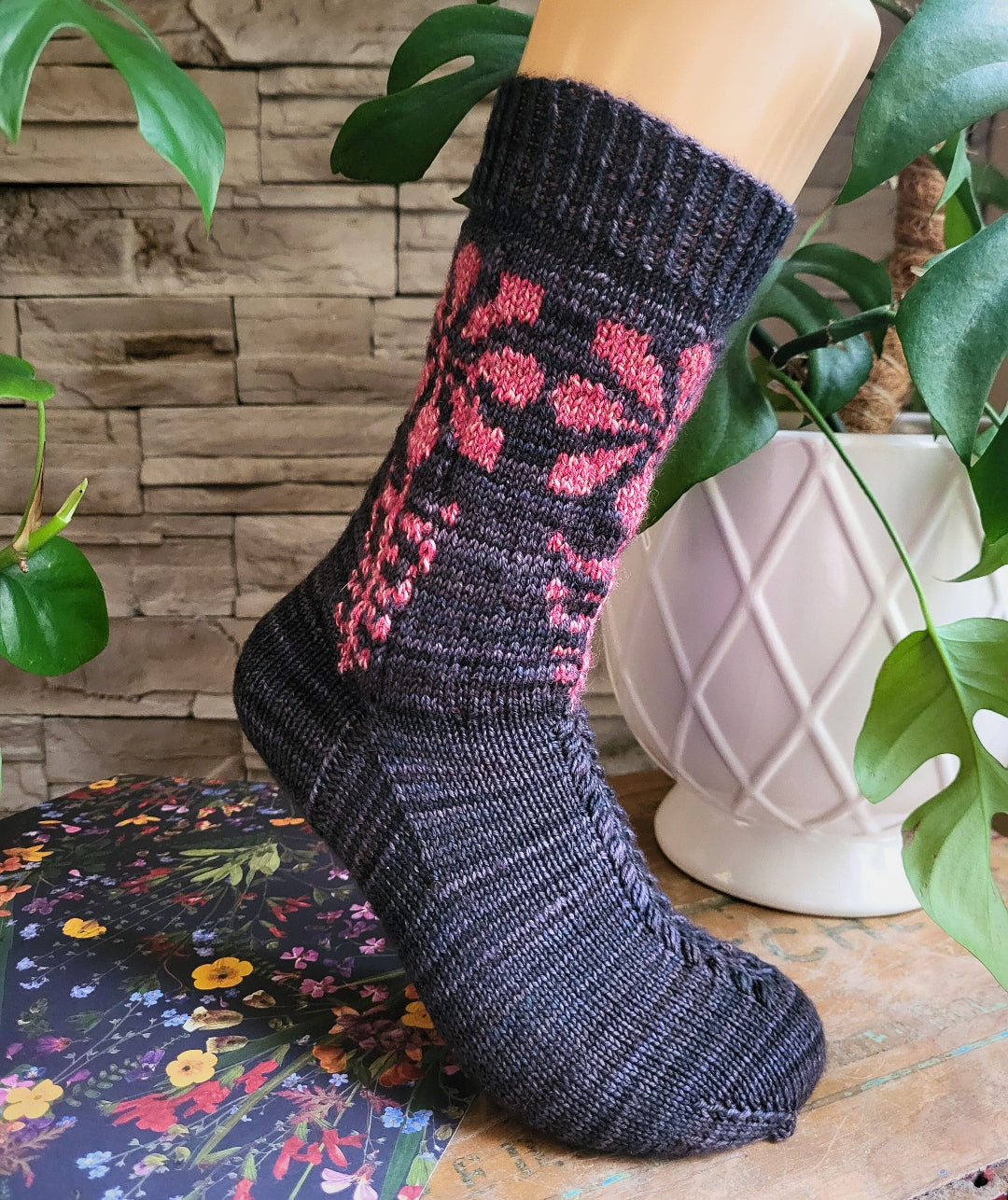 Tithonia Socks | Knitting pattern and Optional kits