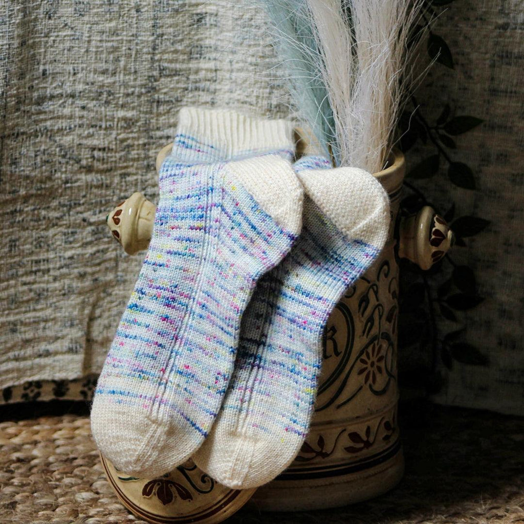 Twist of Fade Socks - KNITTING PATTERN - Les Laines Biscotte Yarns