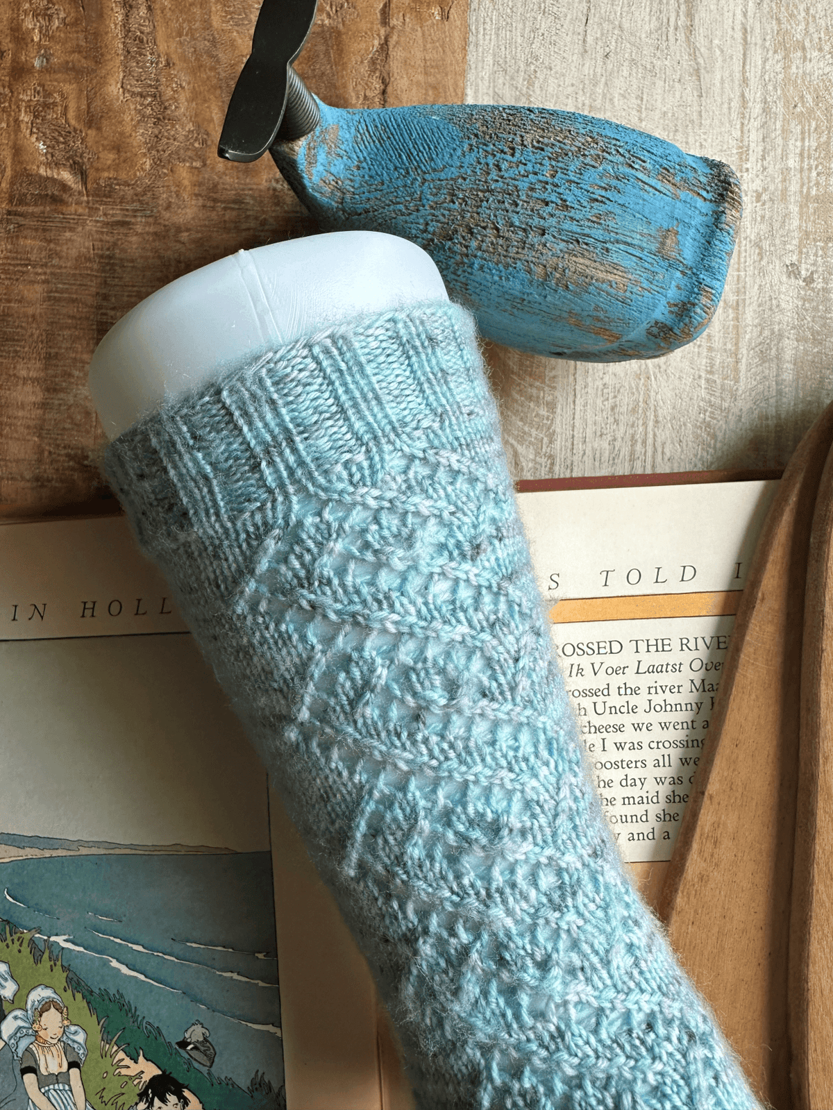 ♥ Water Slide Socks ♥ - KNITTING PATTERN - Les Laines Biscotte Yarns