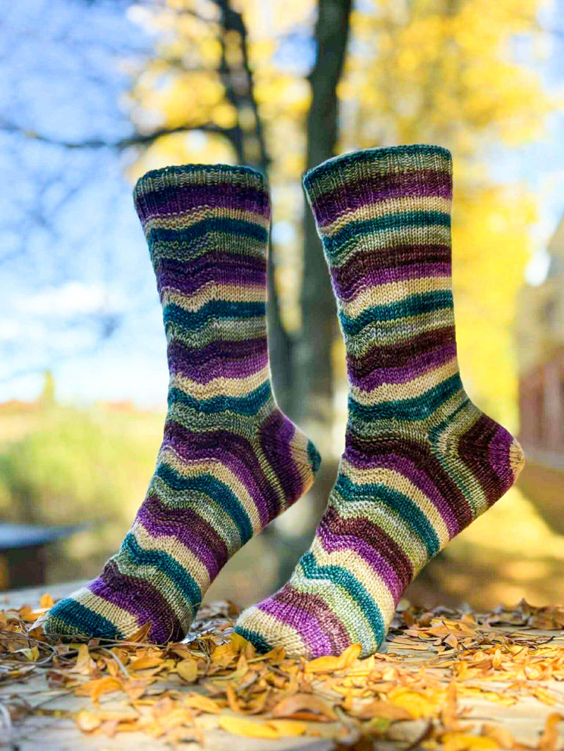 Wave the Way Socks | Knitting pattern and Optional kit