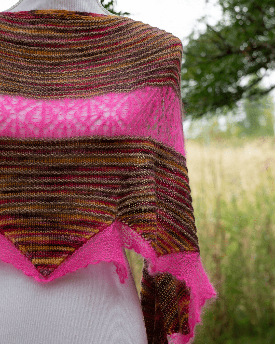 Rising Sun Shawl Knitting Kit - Les Laines Biscotte Yarns