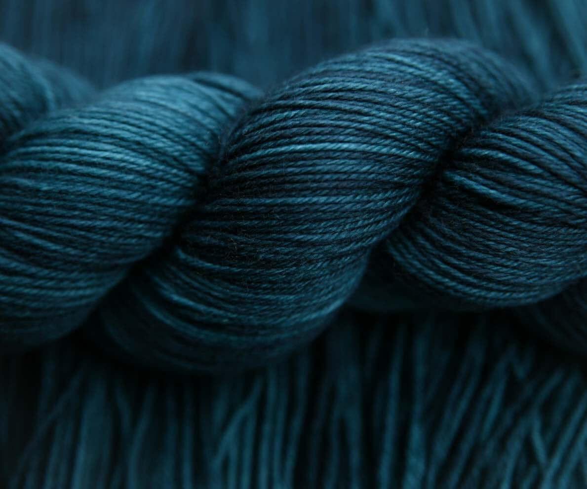 Hand-dyed Sock Yarn - BIS-SOCK TEAL