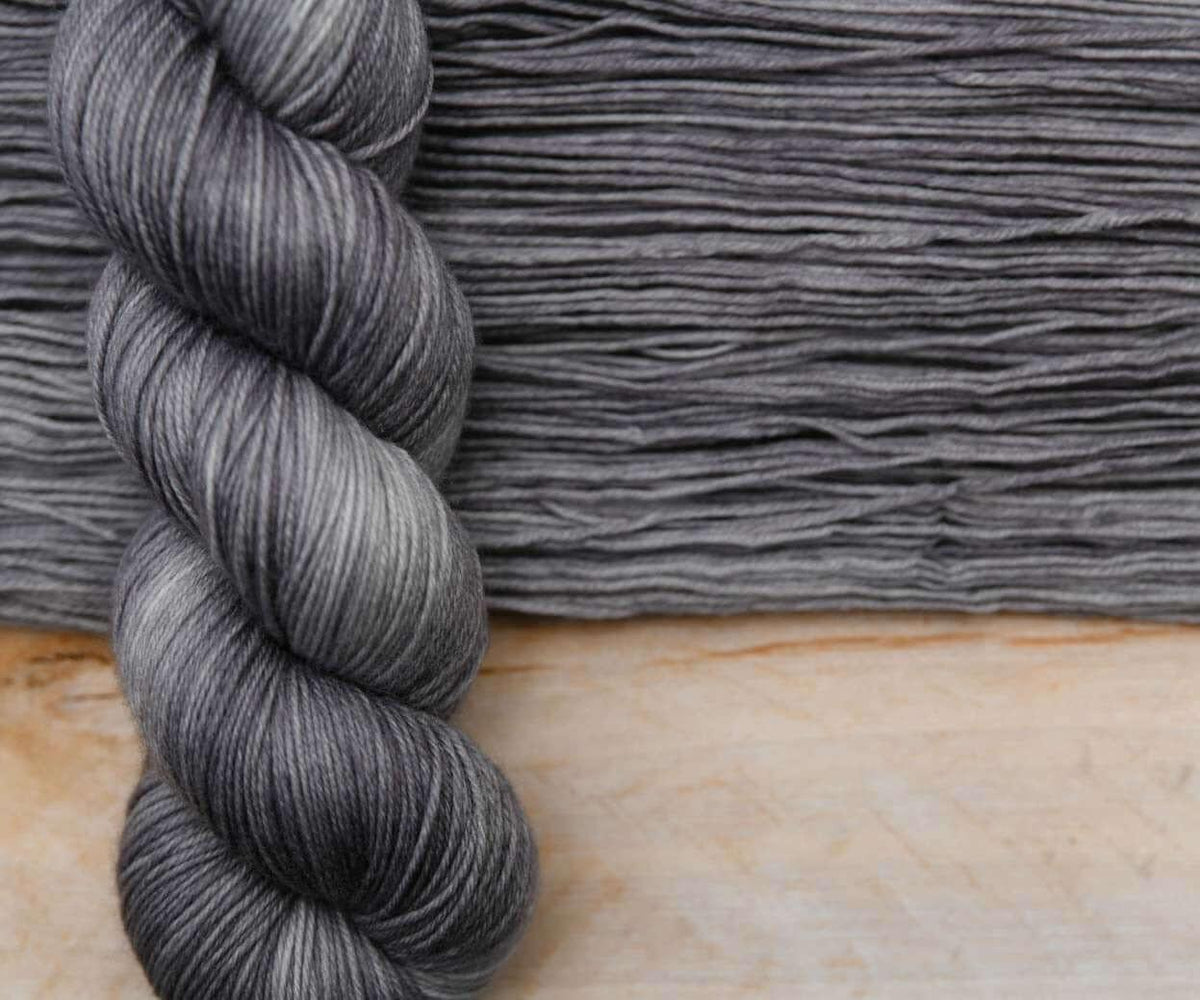 Hand-dyed Sock Yarn - BIS-SOCK GRIS-GRIS