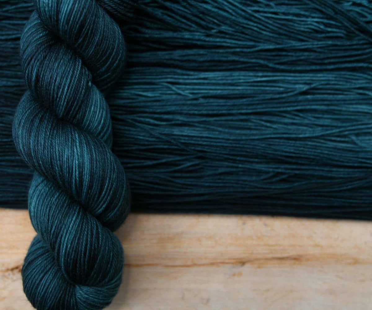 Hand-dyed Sock Yarn - BIS-SOCK TEAL