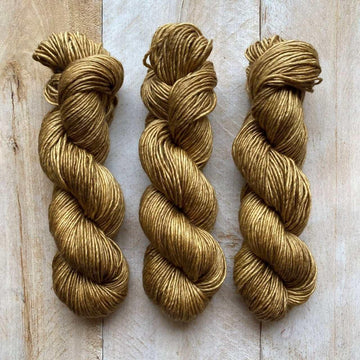 Merino & silk hand-dyed yarn ALBUS AMBRE