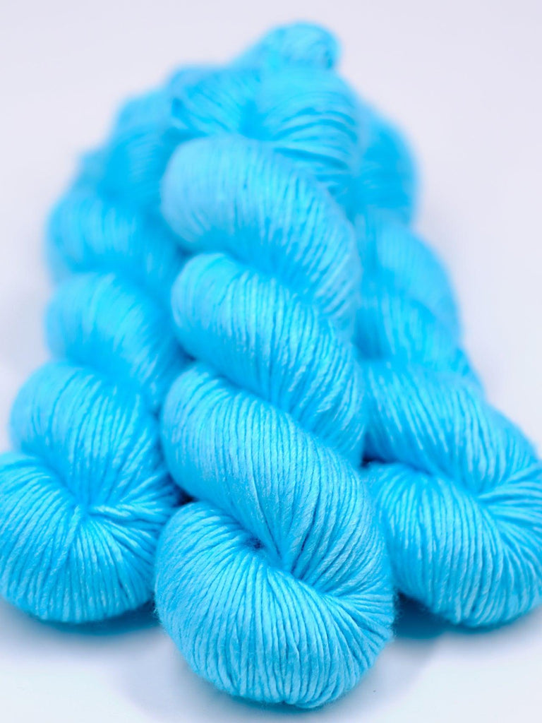 Merino & silk hand-dyed yarn ALBUS AQUA