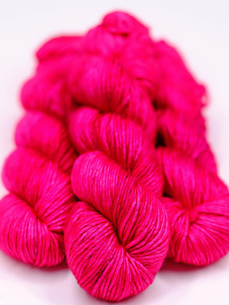 Merino & silk hand-dyed yarn ALBUS BONBON