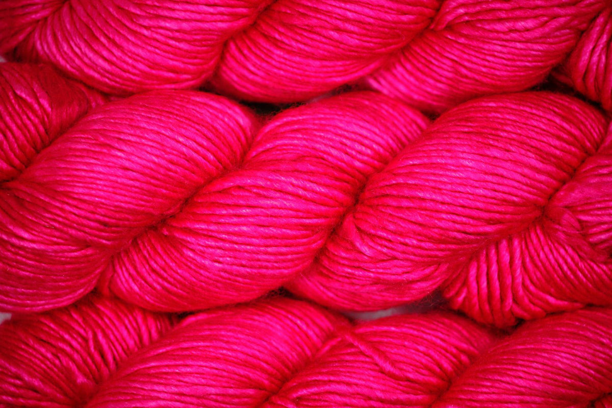 Merino & silk hand-dyed yarn ALBUS BONBON