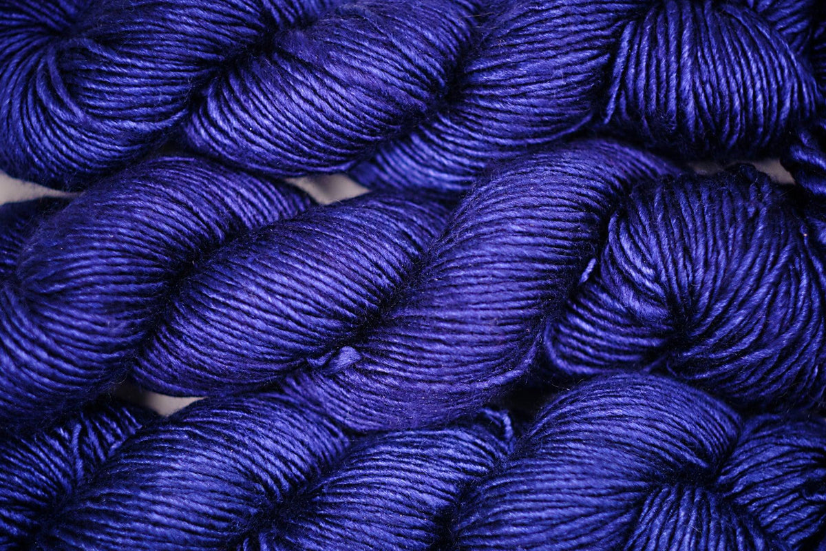 Merino & silk hand-dyed yarn ALBUS NUIT