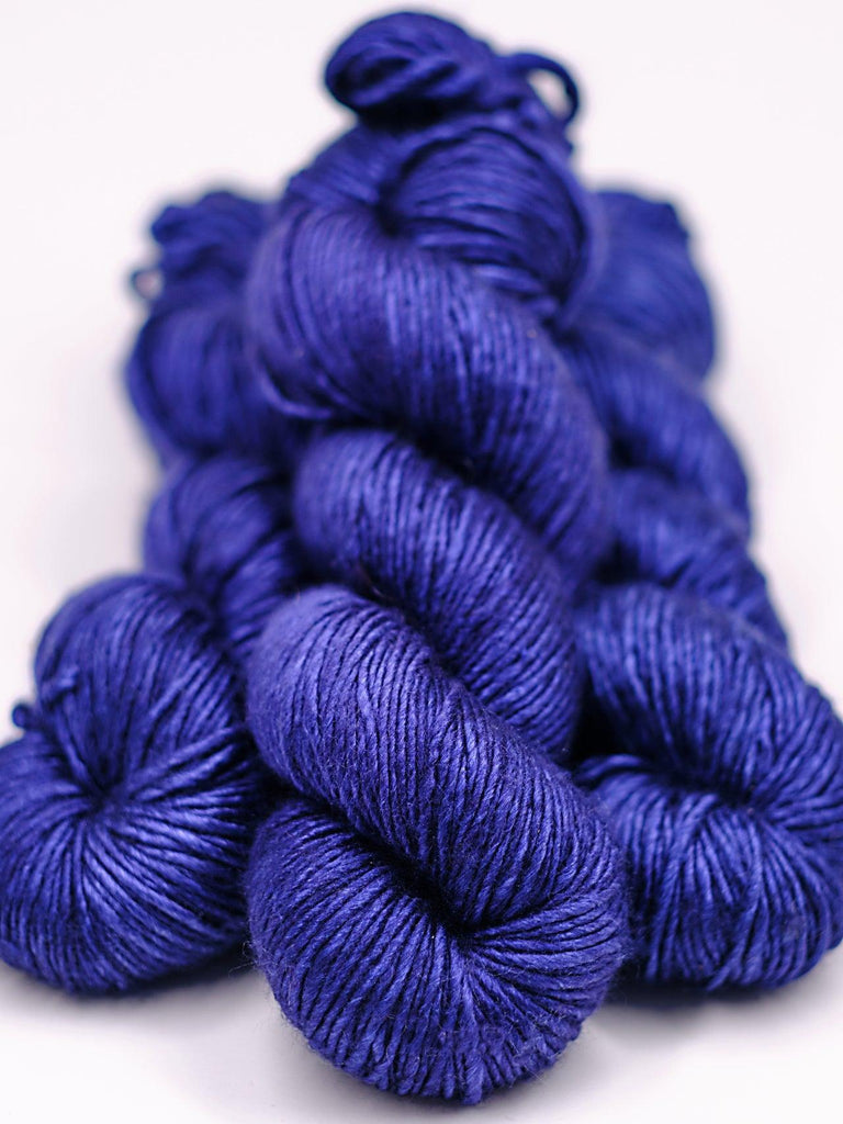 Merino & silk hand-dyed yarn ALBUS NUIT