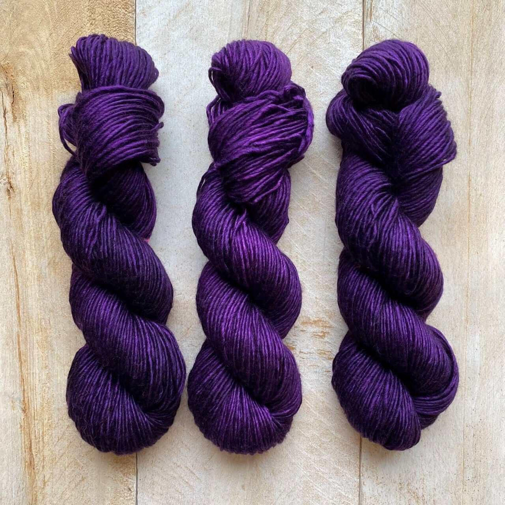 Merino & silk hand-dyed yarn ALBUS PURPLE