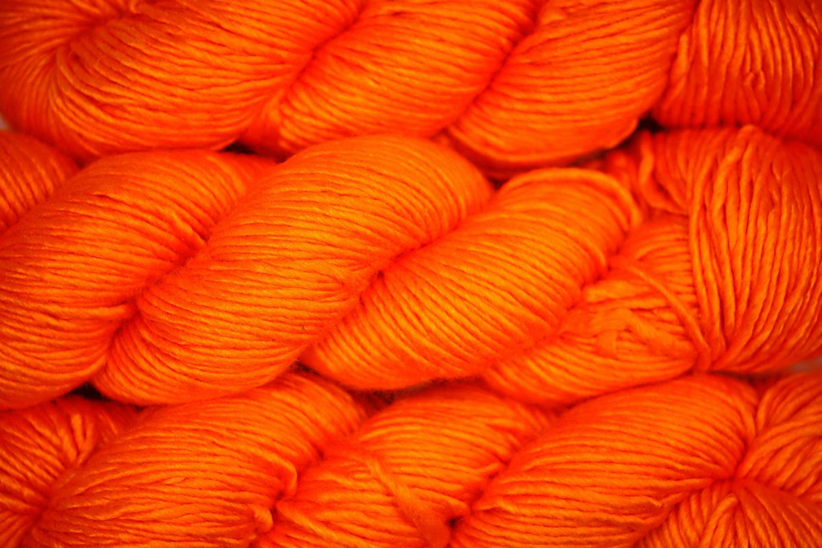 Merino & silk hand-dyed yarn ALBUS SORBET