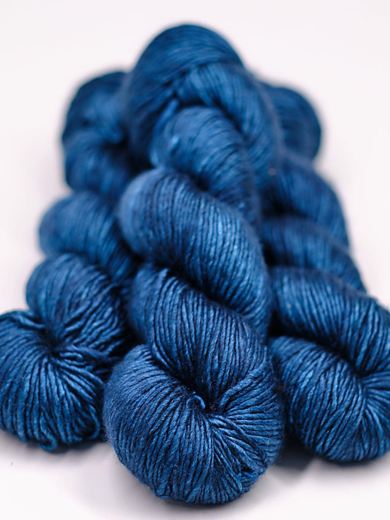 Merino & silk hand-dyed yarn ALBUS TEAL