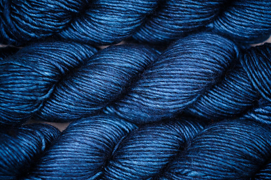 Merino & silk hand-dyed yarn ALBUS TEAL