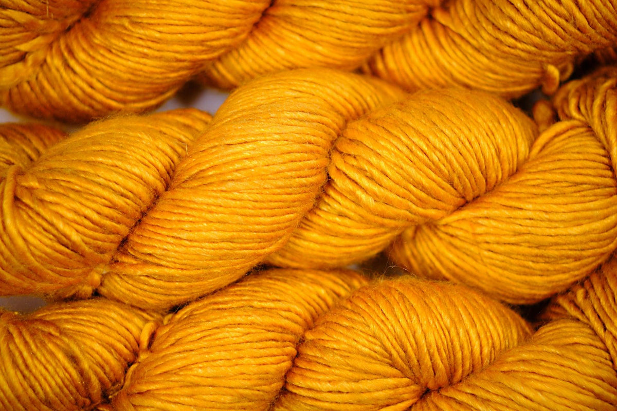 Merino & silk hand-dyed yarn ALBUS VITAMINE C