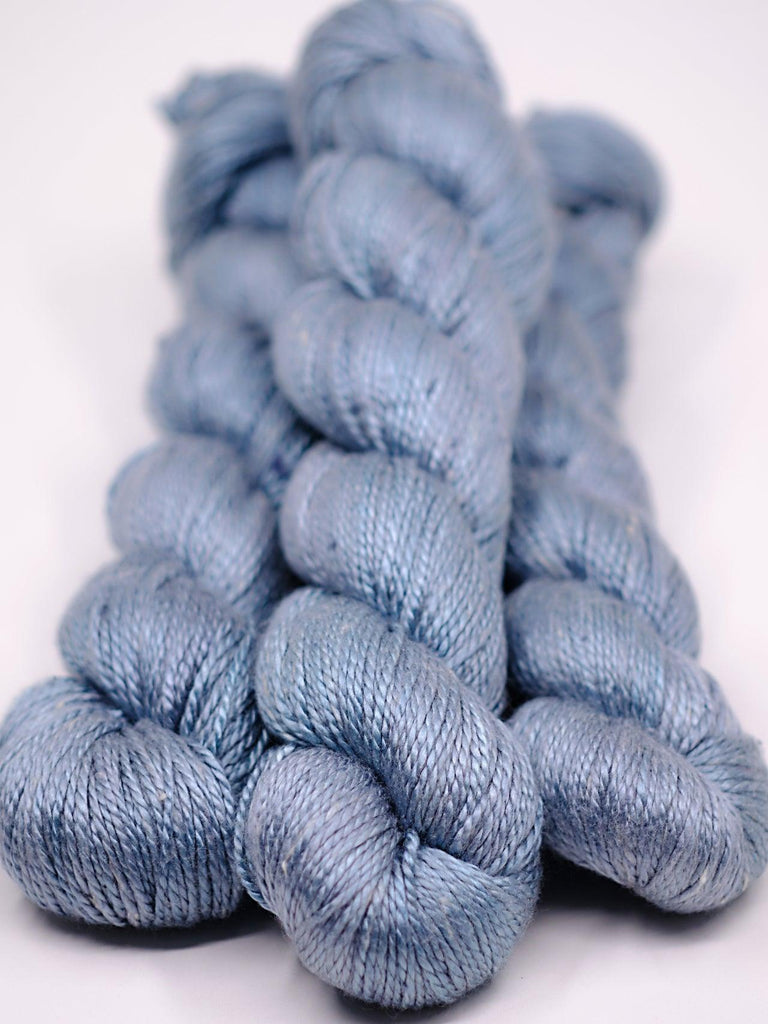 Hand-dyed yarn made of silk & Seacell ALGUA MARINA RENOIR