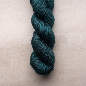 Merino & silk hand-dyed yarn ALBUS ÉPINETTE