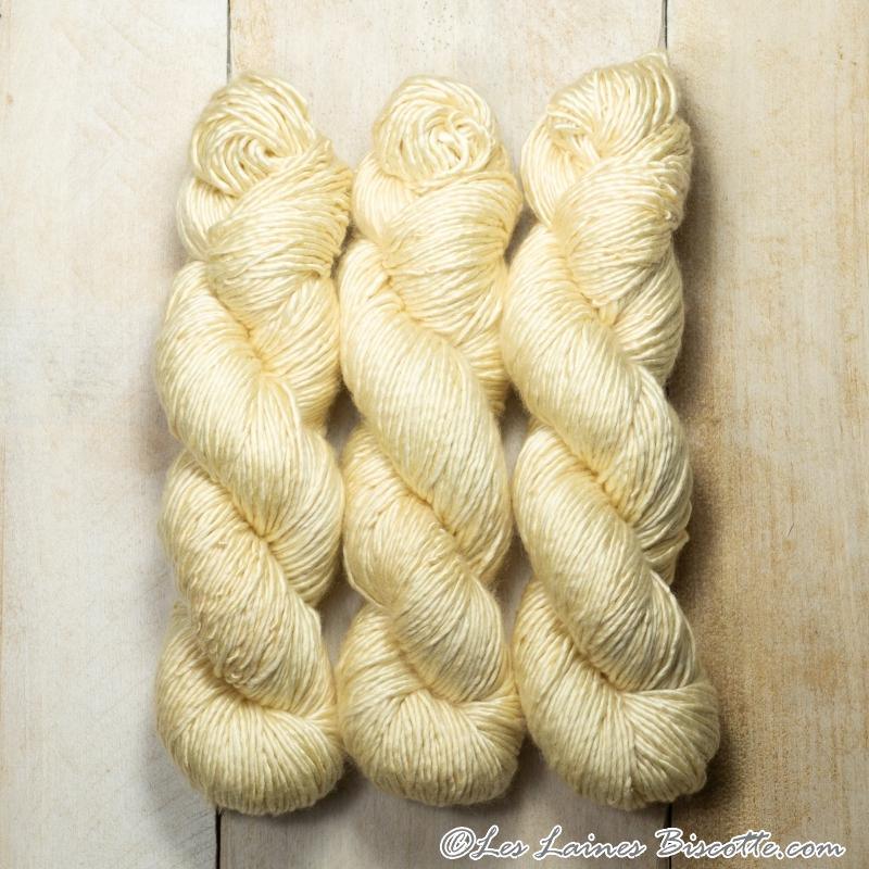 Merino & silk hand-dyed yarn ALBUS BISCUIT