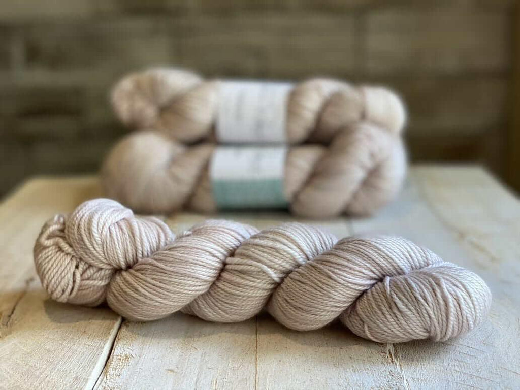Gazzal Wool & Silk, Merino Wool Silk Yarn, Hand Dyed Lace Weight Solid  Color Knitting Yarn, 1,76oz-360yd -  Canada