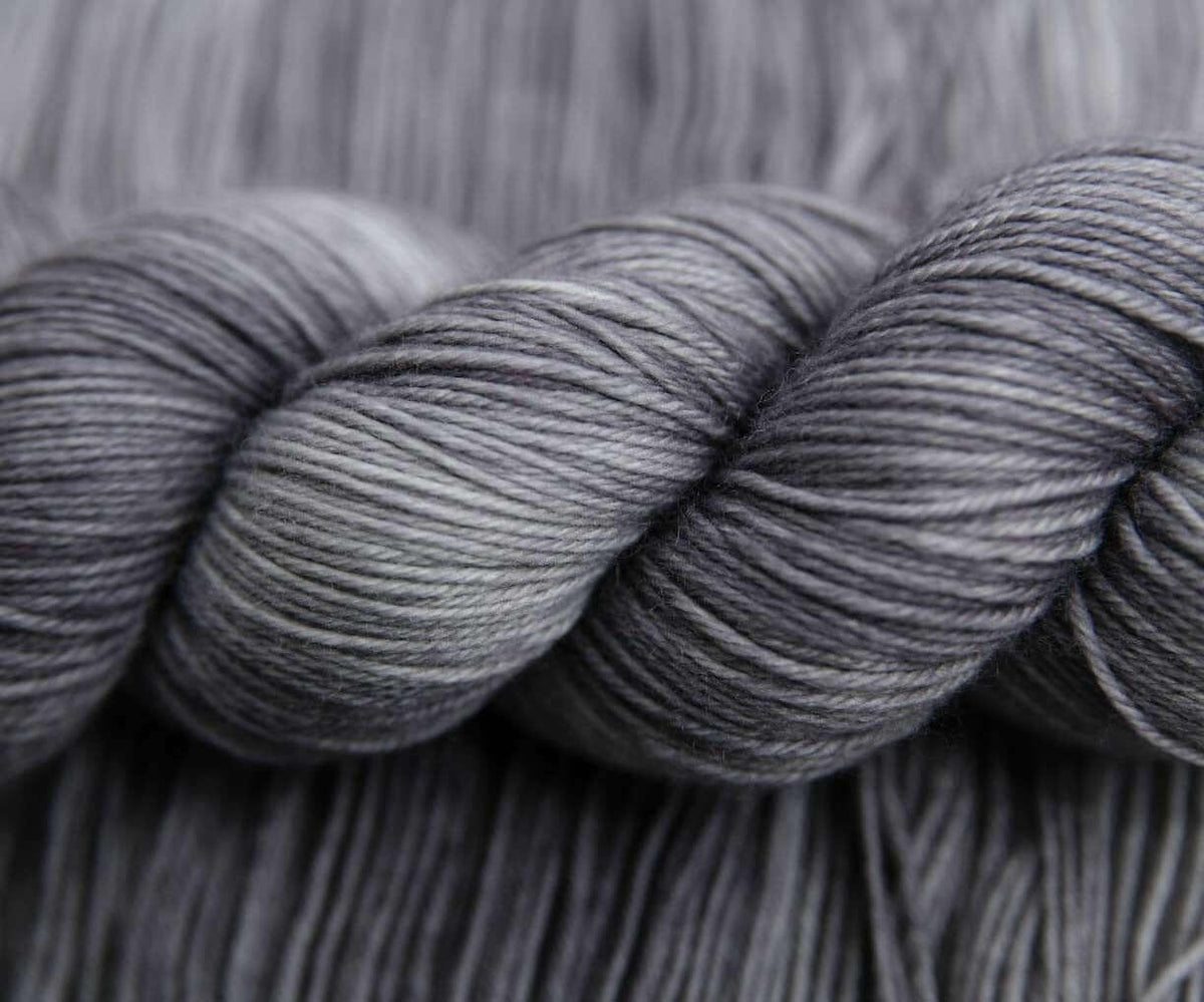 Hand-dyed Sock Yarn - BIS-SOCK GRIS-GRIS