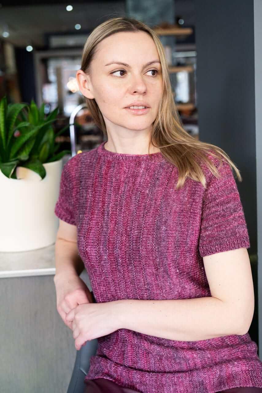 Vertiligne Pullover short sleeves - Free knitting pattern