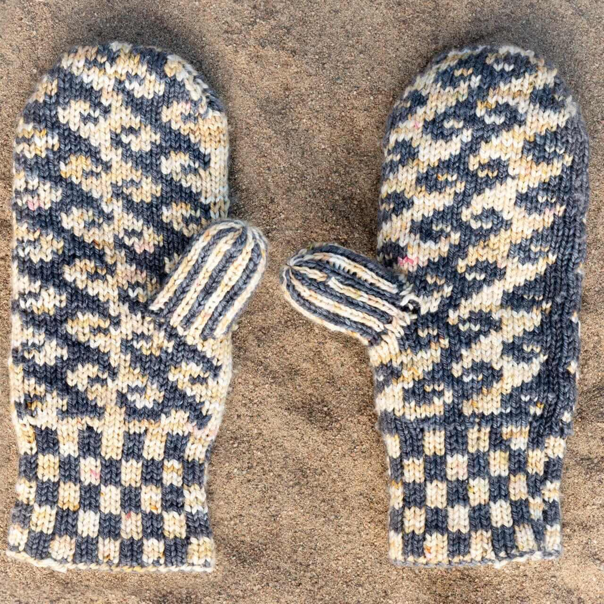 Reversable Fairisle Mittens Free Double Knitting Pattern