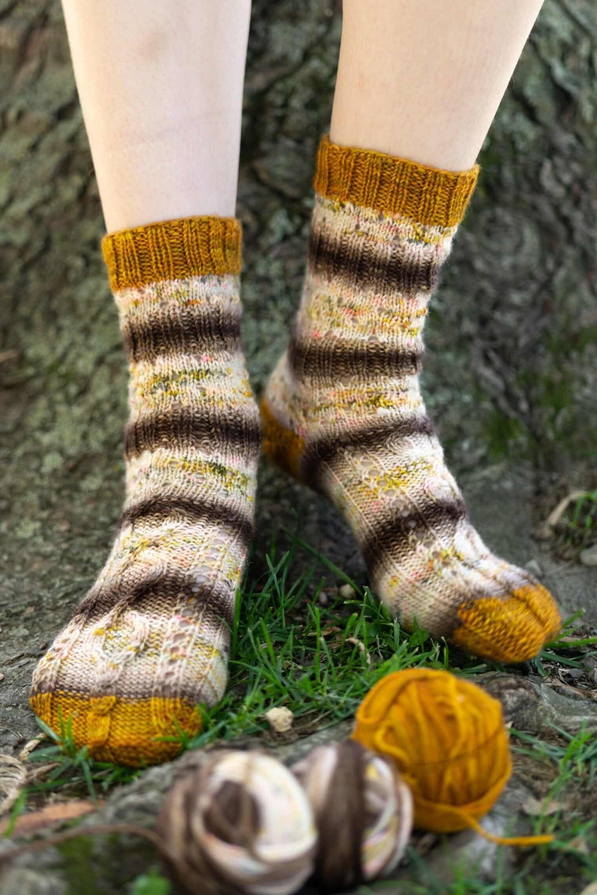 Tree Hollow Socks Pattern