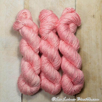 Merino & silk hand-dyed yarn ALBUS FRAISE