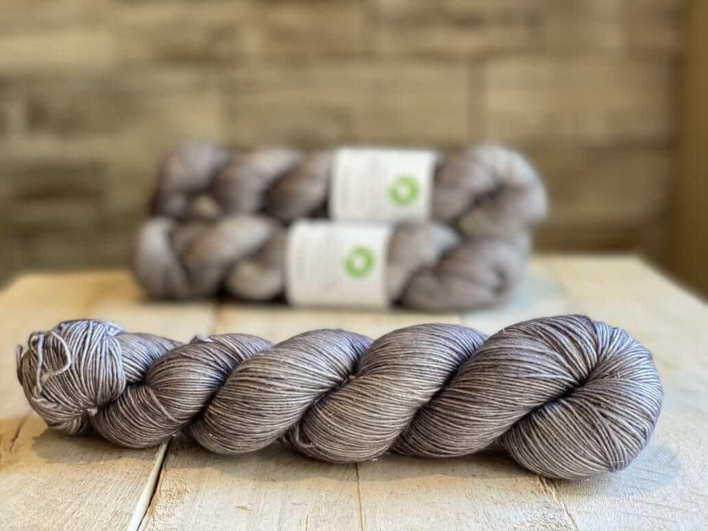 Merino and stellina fingering weight yarn FIZWIZBIZ GRIS-GRIS